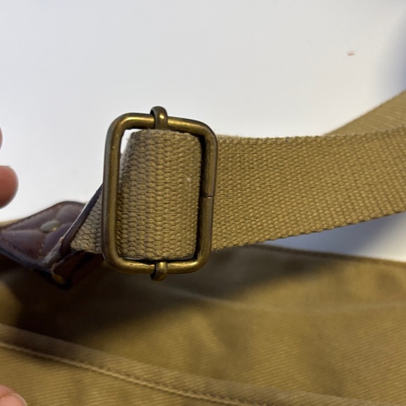 Relic Classic Tan Canvas Small purse Bag - Picture 5 of 9